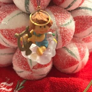 Hallmark 1982 Musical Angel from Donna Lee Angelic Figurines